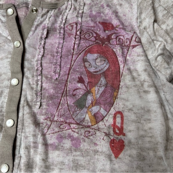 Nightmare Before Christmas Sally Queen of Hearts Graphic Tee Shirt Disney Top - Picture 4 of 14